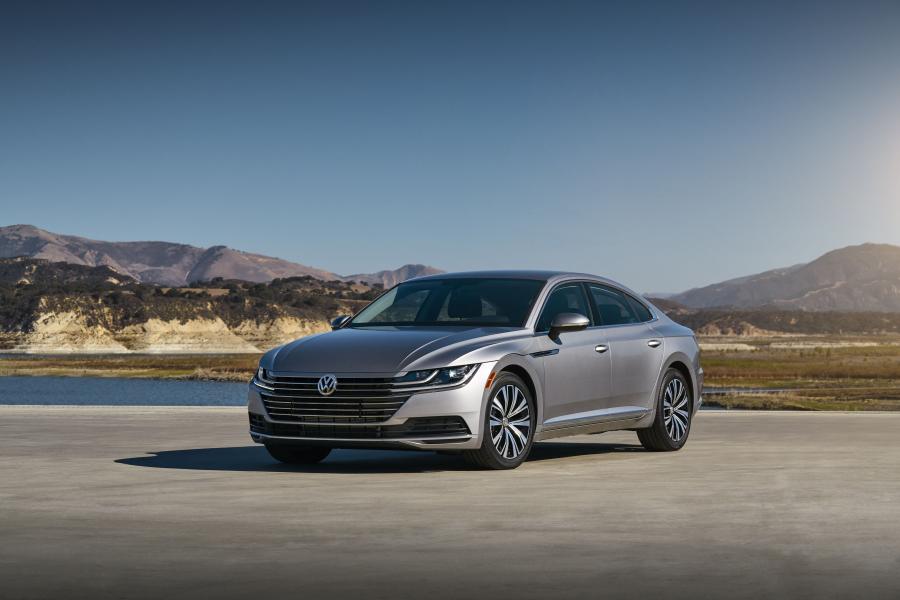  Volkswagen Arteon 4Motion 2018 года  (NA) (фото 31 из 41)
